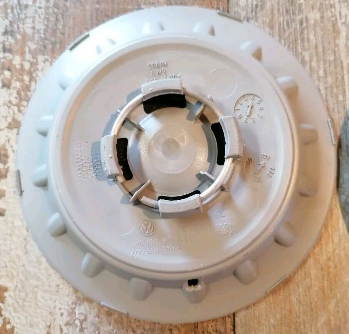 4X Volkswagen Nabendeckel Radkappen C7018K142 - Image 3